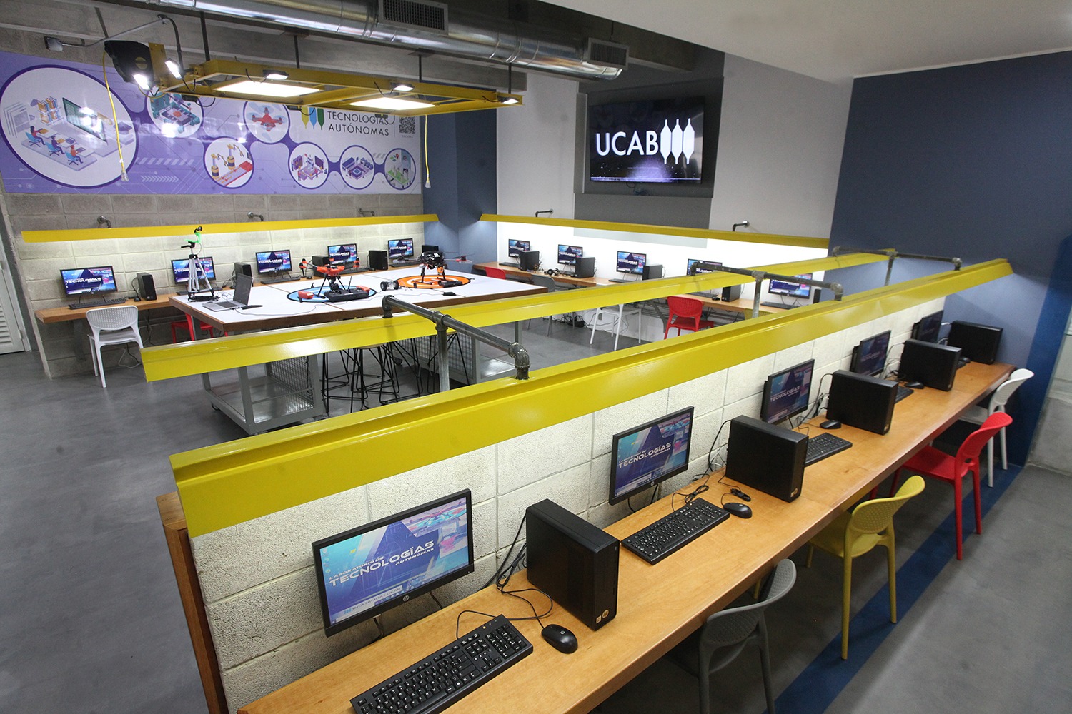 La UCAB estrena laboratorio de tecnologías autónomas elucabista