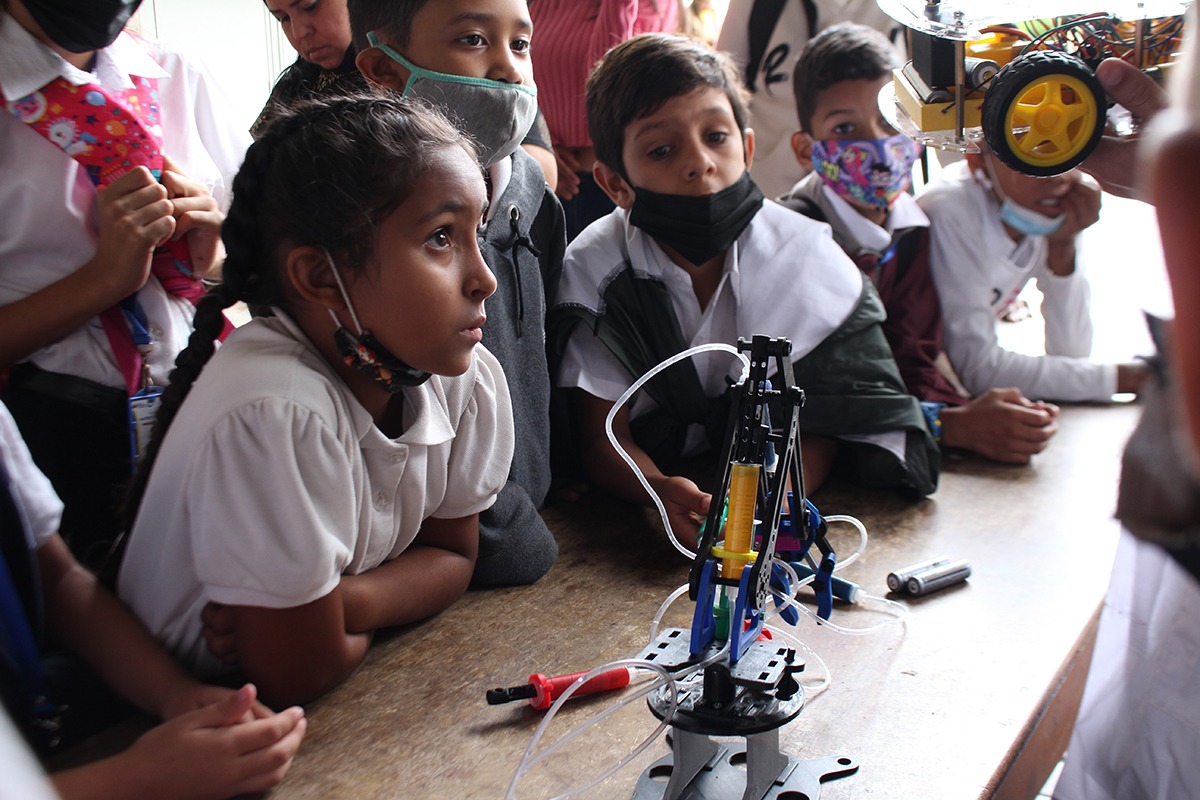 Ni Os De Primaria Se Acercaron A La Ciencia Y La Tecnolog A Con La