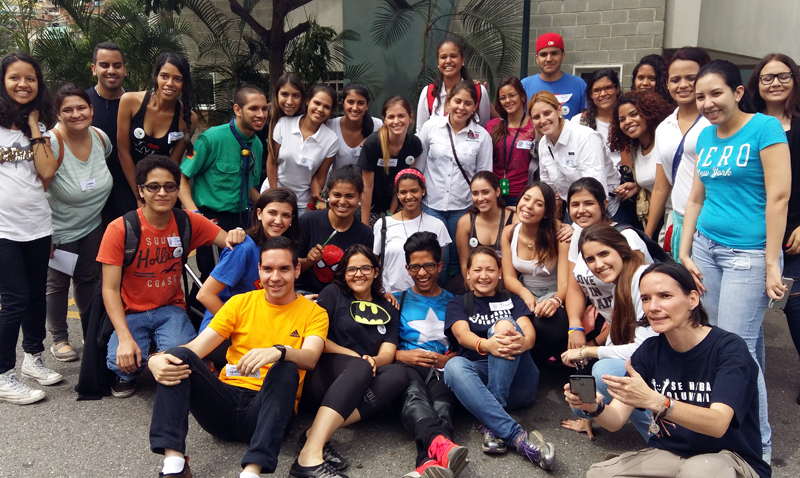 Estudiantes afinan sus estrategias sociales