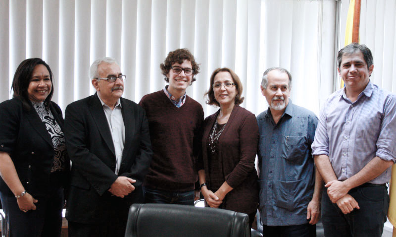 Carlos Egaña gana concurso de ensayos Ausjal