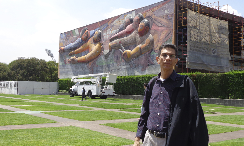 Profesor Juan Rosales gana premio Federico Riu de filosofía