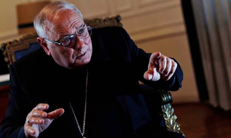 Curas metidos en política