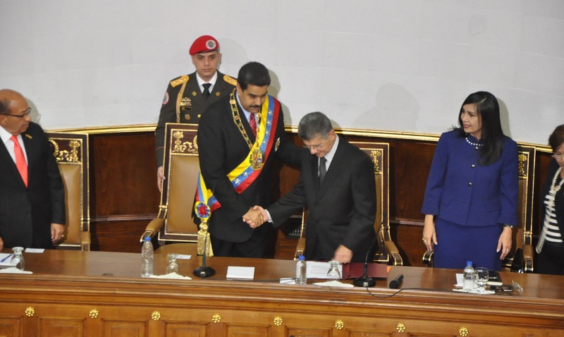 Rivalidades políticas y solidaridad nacional