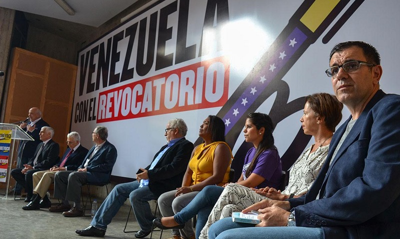 Entre el revocatorio y el «derrocatorio»