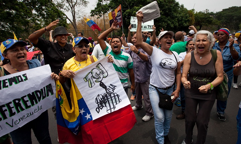 El diálogo y la política