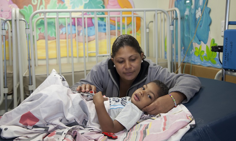 Antiguos enemigos y silencios oficiales