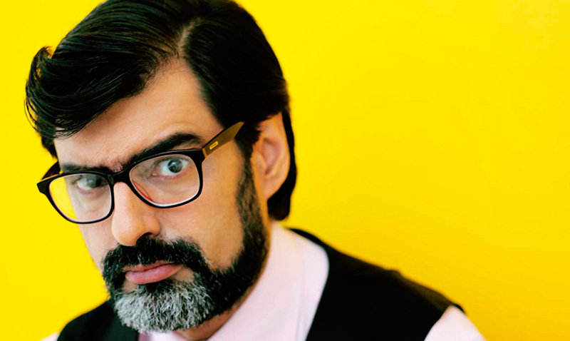 Comedia para la salud con el profesor Briceño