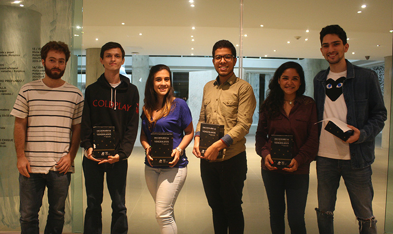 Ganadores de Proyecta tu Escritura expusieron sus obras