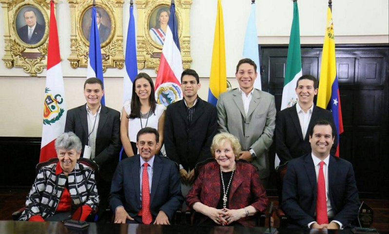 UCAB CEJA regresa con reconocimientos