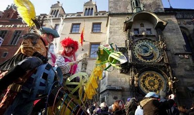 Escuchando Sympton Pegajoso Cómo son los Carnavales en Europa? - elucabista.com