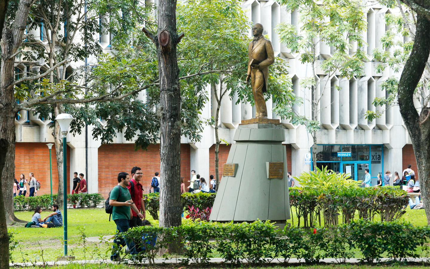 Facultad de Derecho vuelve a pronunciarse sobre crisis institucional