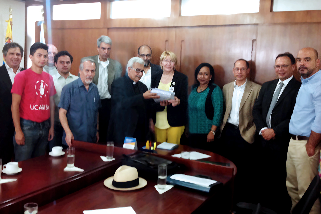 Representantes de la UCAB se reunieron con la Fiscal General de la República