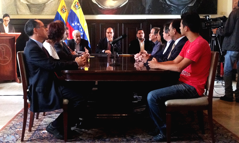 La UCAB presentó a la Asamblea Nacional propuestas legislativas en defensa de la Constitución