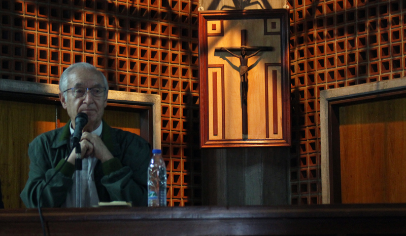 El padre Luis Ugalde llamó a los educadores a resistir