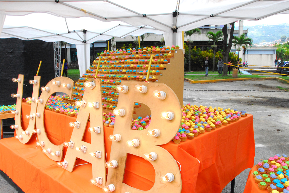 Así festejaron los ucabistas el cumpleaños 64 de la universidad (+FOTOS)