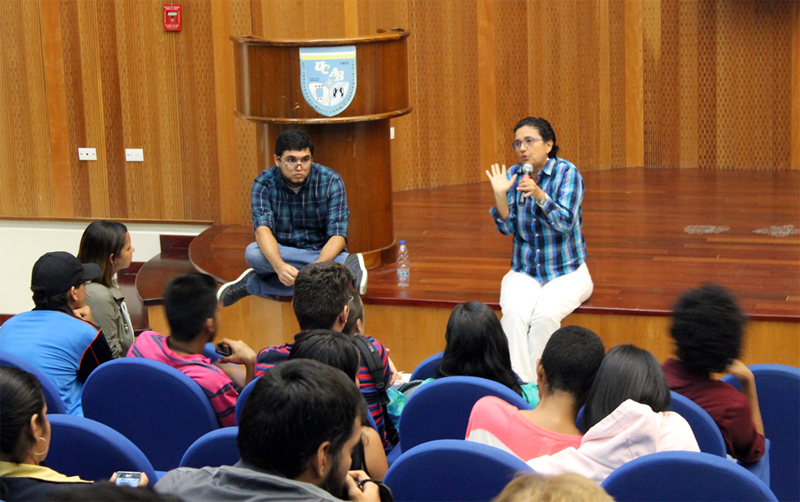 Expertos dictaron en UCAB Guayana charla sobre periodismo 2.0