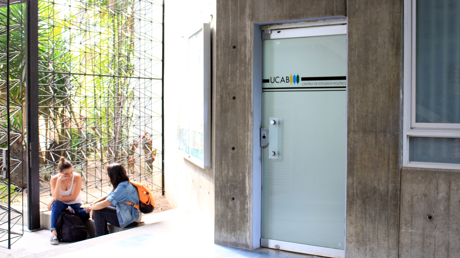 Centro de Estudios Políticos instituyó el premio “Valores Democráticos»