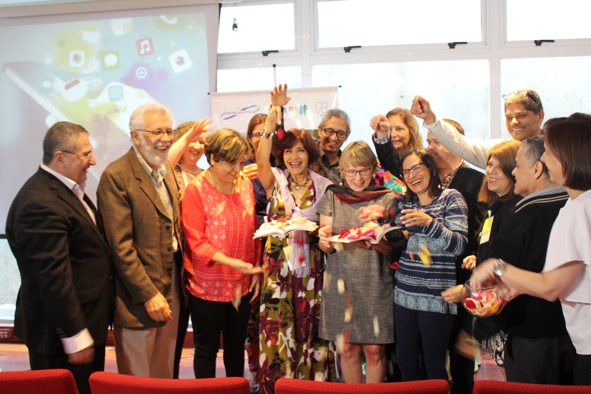 Abediciones y la Fundación Empresas Polar celebraron bautizo de libro sobre el poder de las redes sociales