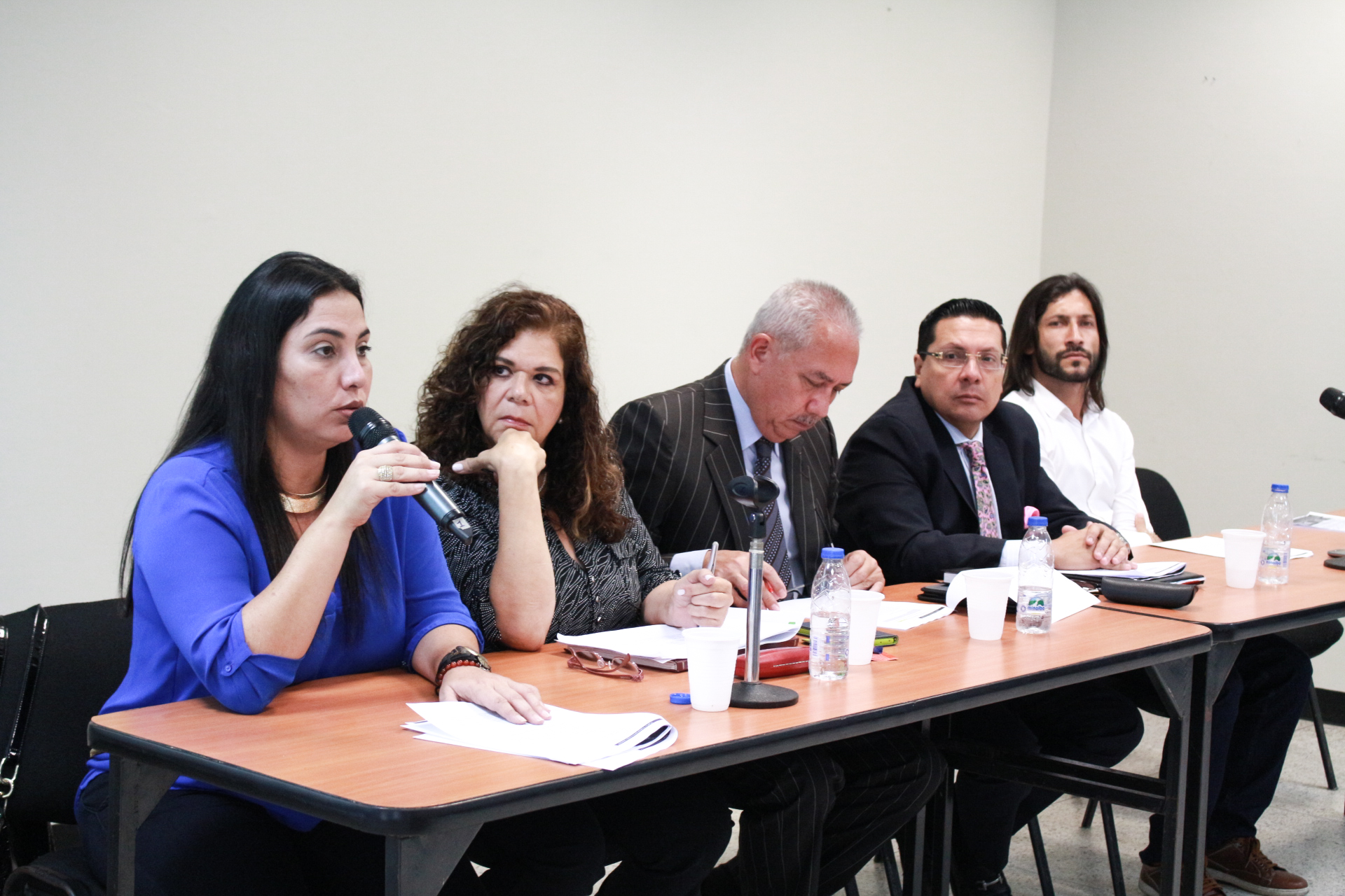 Espacios de la UCAB sirvieron para hablar sobre violaciones al parlamento venezolano