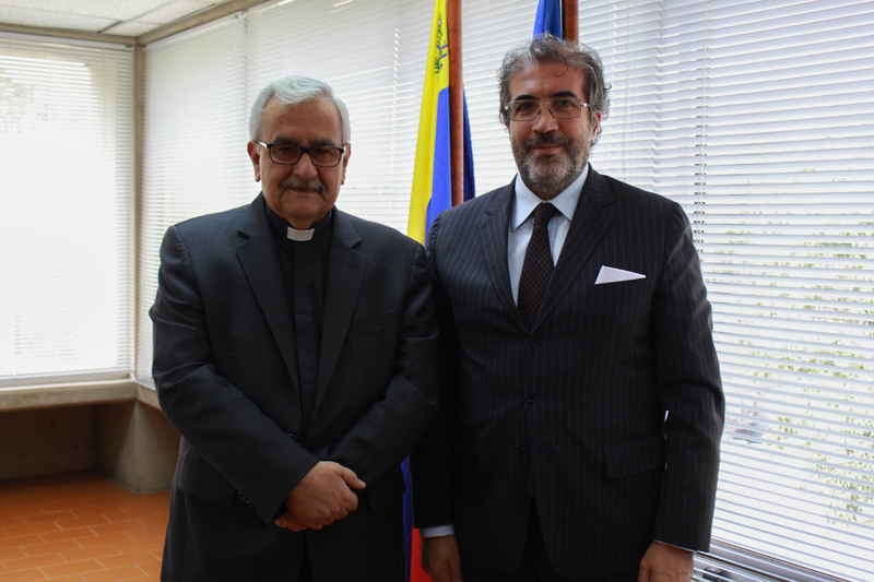 La UCAB firmó convenio de formación en idiomas con la Embajada de Italia