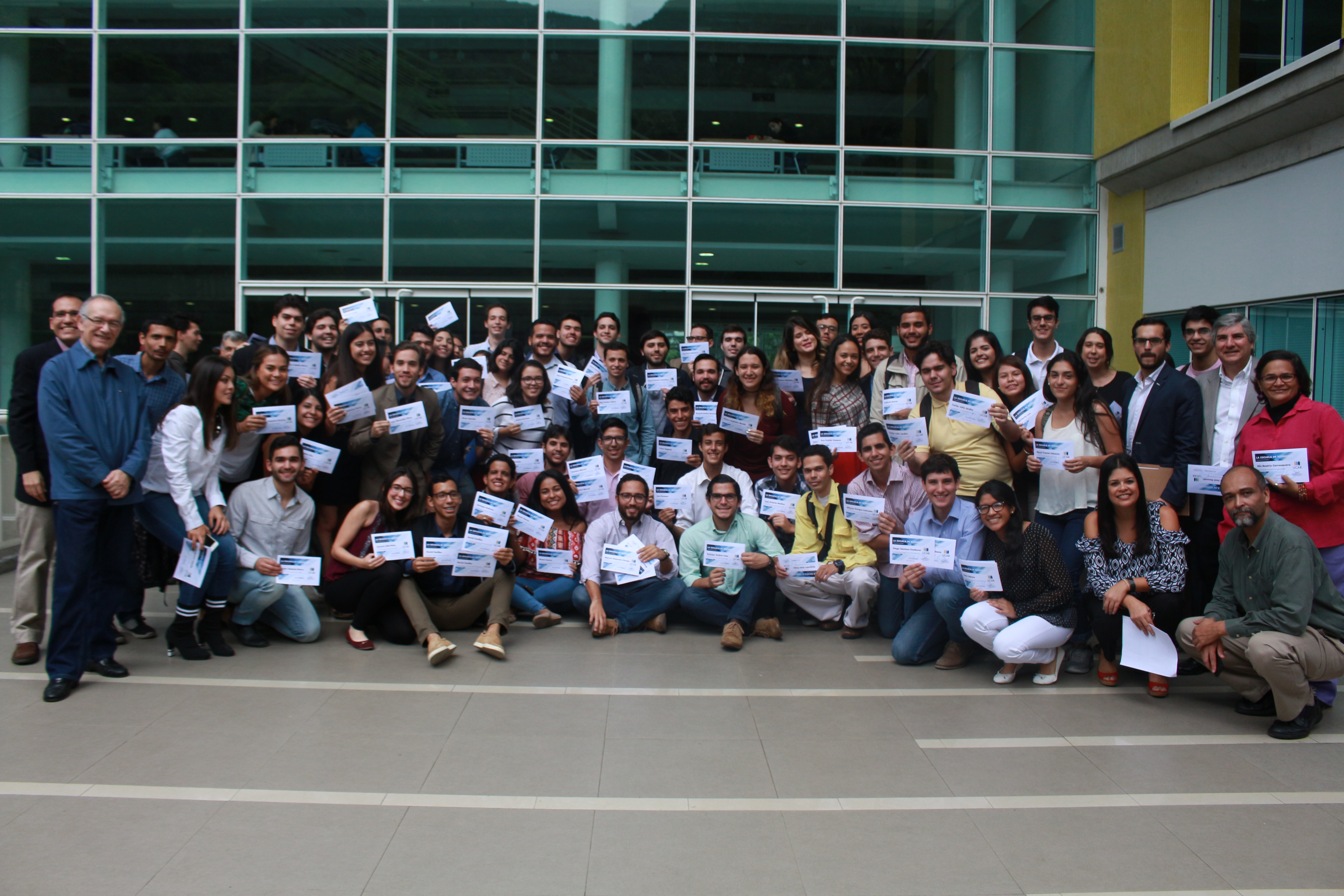 Más de 60 profesores y alumnos fueron reconocidos por la Escuela de Economía