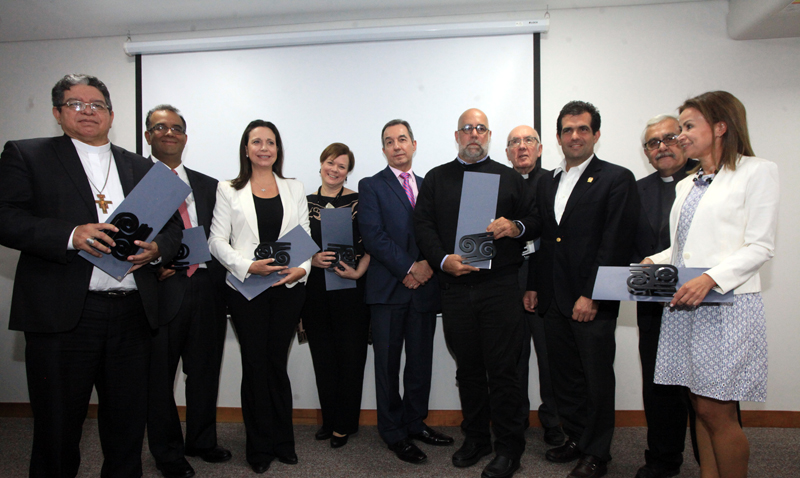 Centro de Estudios Políticos de la UCAB entregó premio «Valores Democráticos»