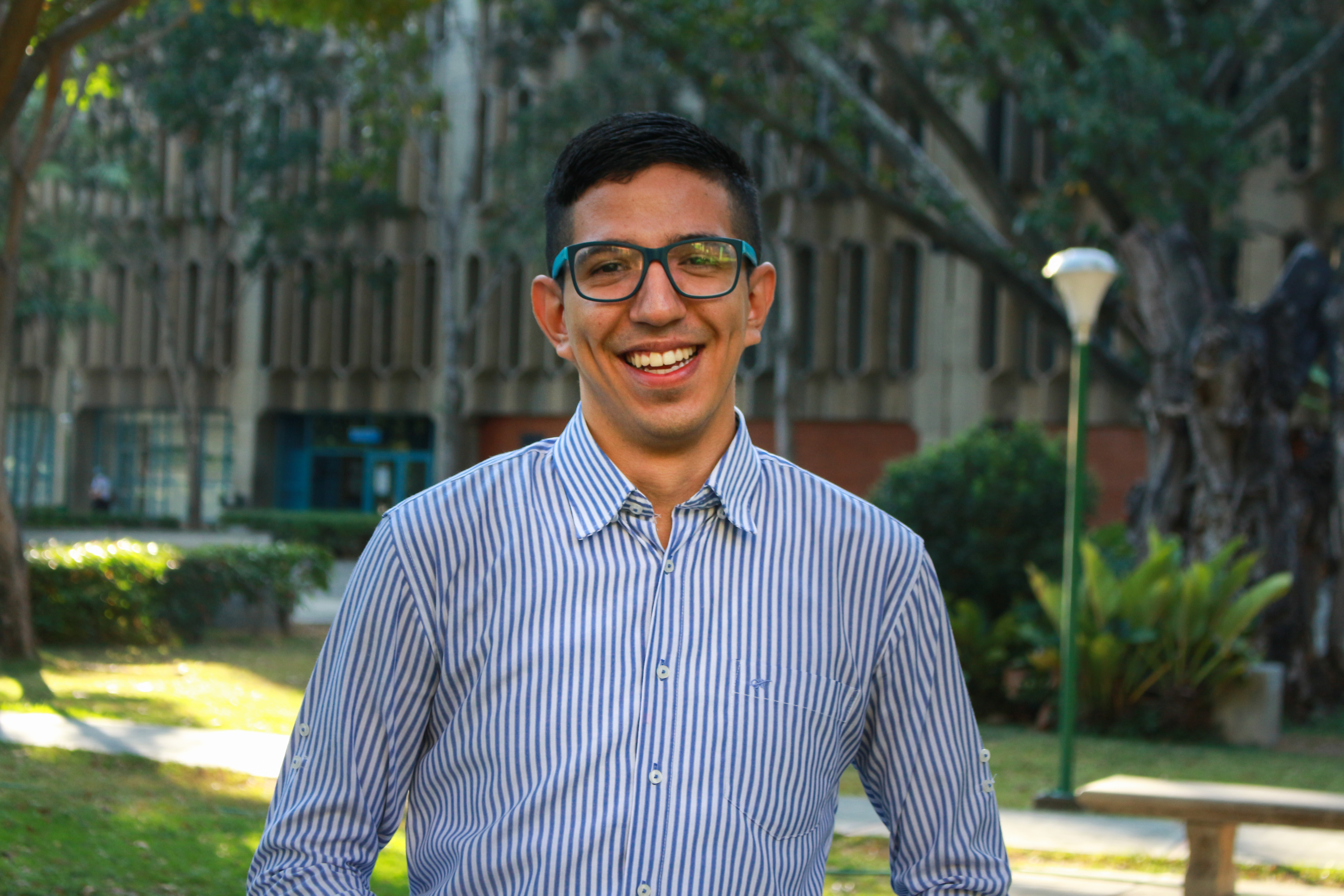 Francisco Marval convirtió en vocación el deseo de ayudar