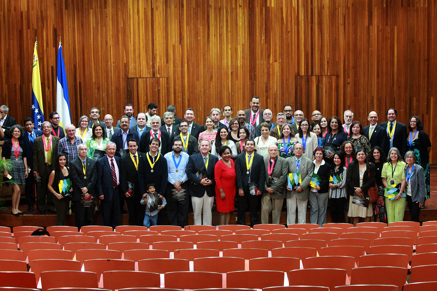 Honor a quien honor merece: la UCAB condecoró a sus empleados y profesores