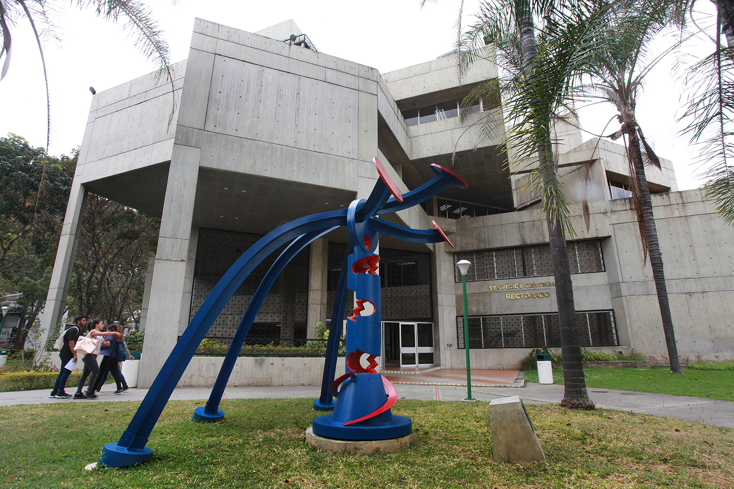 Autoridades de la UCAB analizan revisión de políticas administrativas