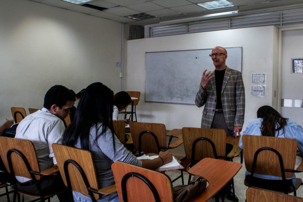 Isaías Medina Felizola