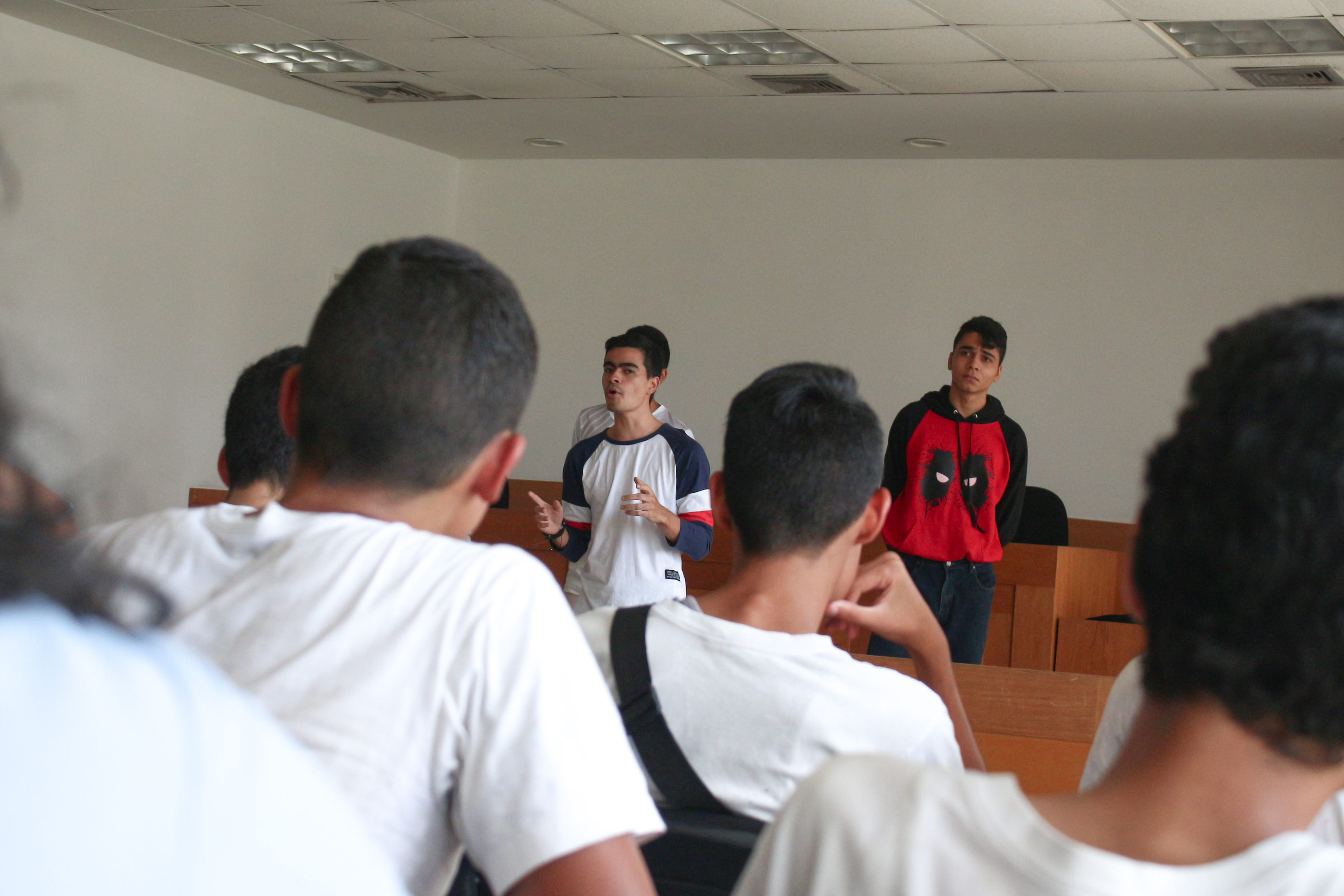 Ucabistas enseñan a jóvenes de La Vega la importancia del Derecho