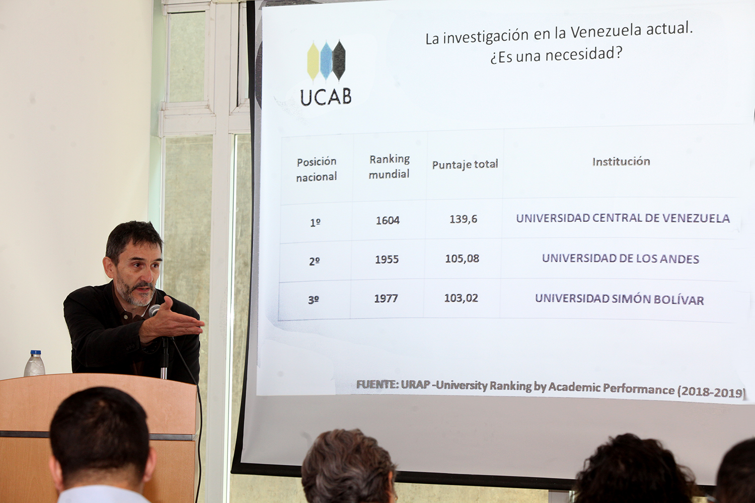 “La investigación universitaria es el terror de las dictaduras”