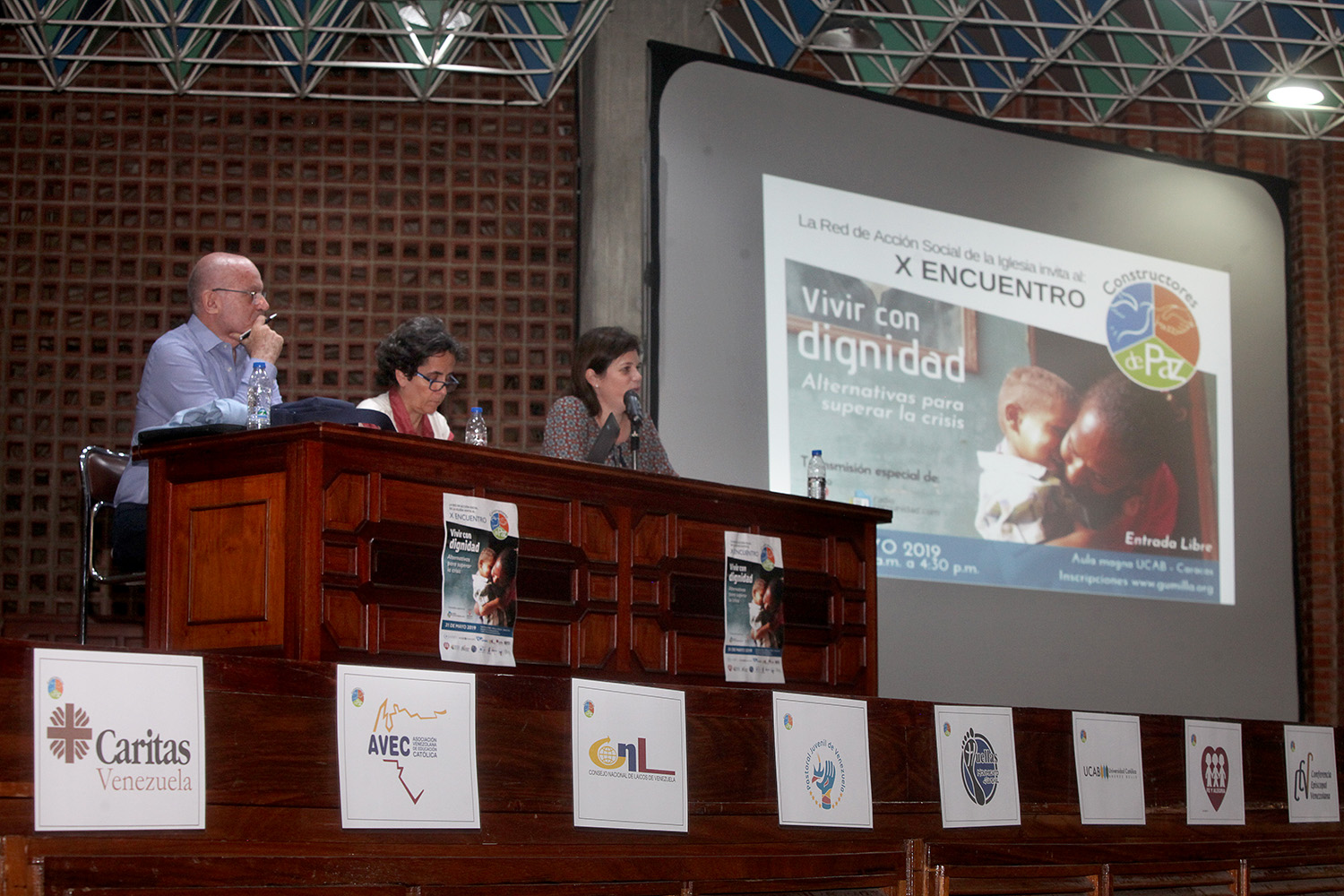 Activistas llaman a recuperar la dignidad en medio de la emergencia humanitaria