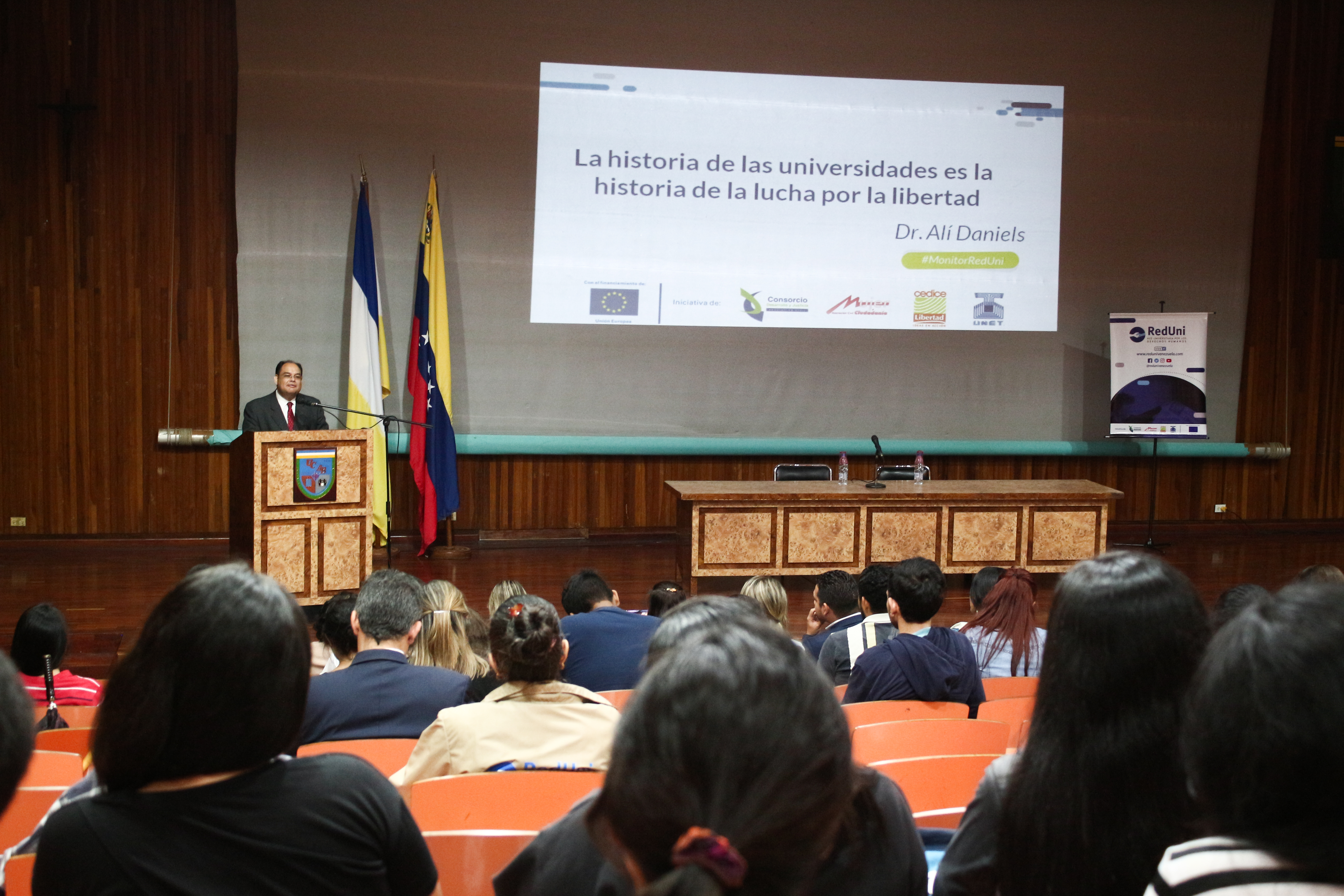 Defender la autonomía universitaria pidió el abogado Alí Daniels