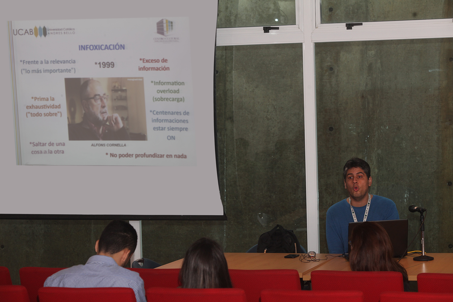 Escuela de Derecho ofreció herramientas a estudiantes que participan en competencias de debate