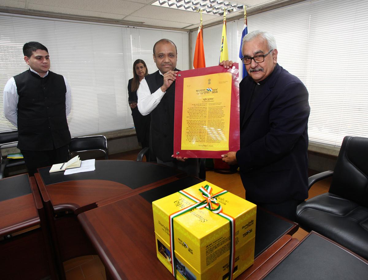 La UCAB estrecha relaciones con la Embajada de la India