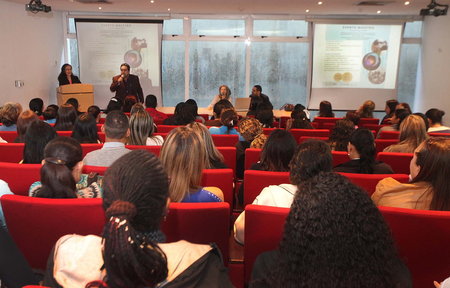 Maestros de comunidades aledañas a la UCAB recibieron herramientas emocionales para manejar la crisis