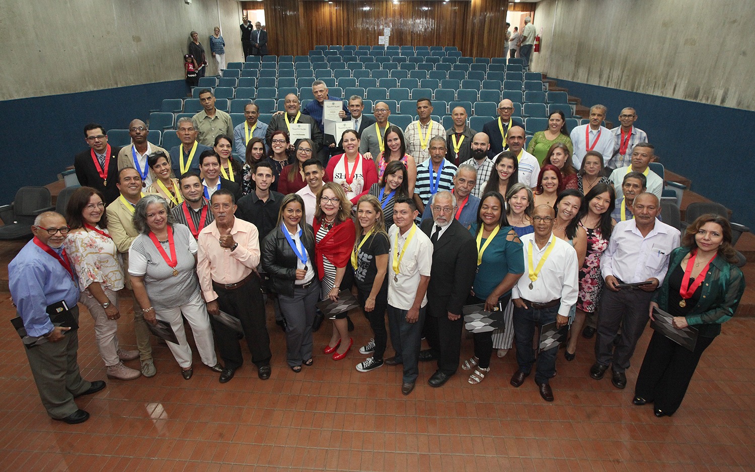 Empleados ucabistas recibieron condecoración por años de servicio (+Fotogalería)