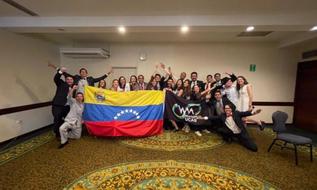 La UCAB volvió a imponerse en competencias internacionales de debate