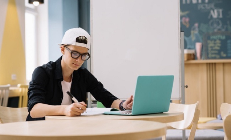 ARRANCA CONCURSO DE HABILIDADES CREATIVAS PARA ADOLESCENTES PROMOVIDO POR EL CENTRO CULTURAL UCAB