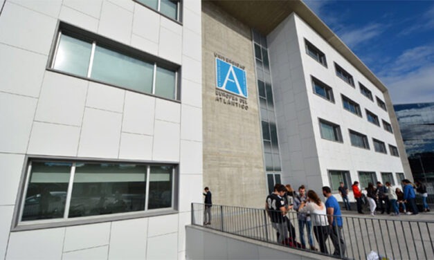 Estudiantes y egresados de Administración de la UCAB podrán titularse en la UNEATLÁNTICO de España
