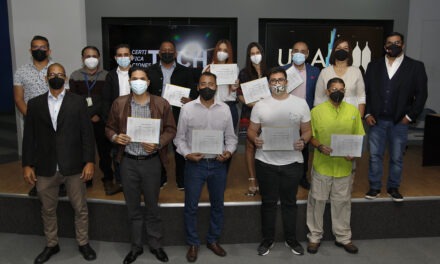 Facultad de Ingeniería certificó a sus primeros técnicos en “Automatización Industrial” y “Prototipismo e Impresión 3D”