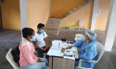 Adolescentes acuden poco a consulta médica, alertaron expertos del CSSI UCAB