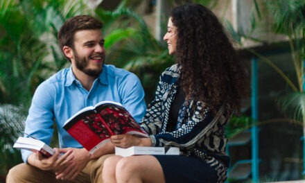 Por el libro que no ha muerto: la UCAB festejará la lectura con un día de encuentro