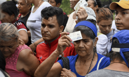 Población colombiana que regresa desde Venezuela se siente extranjera en su propio país, revela estudio del CDH UCAB