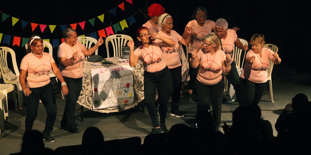 Minifestival de teatro subió al escenario la creatividad de los adultos mayores
