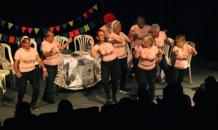 Minifestival de teatro subió al escenario la creatividad de los adultos mayores