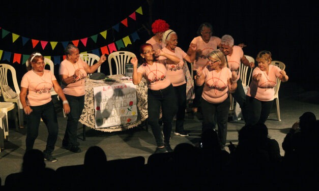 Minifestival de teatro subió al escenario la creatividad de los adultos mayores
