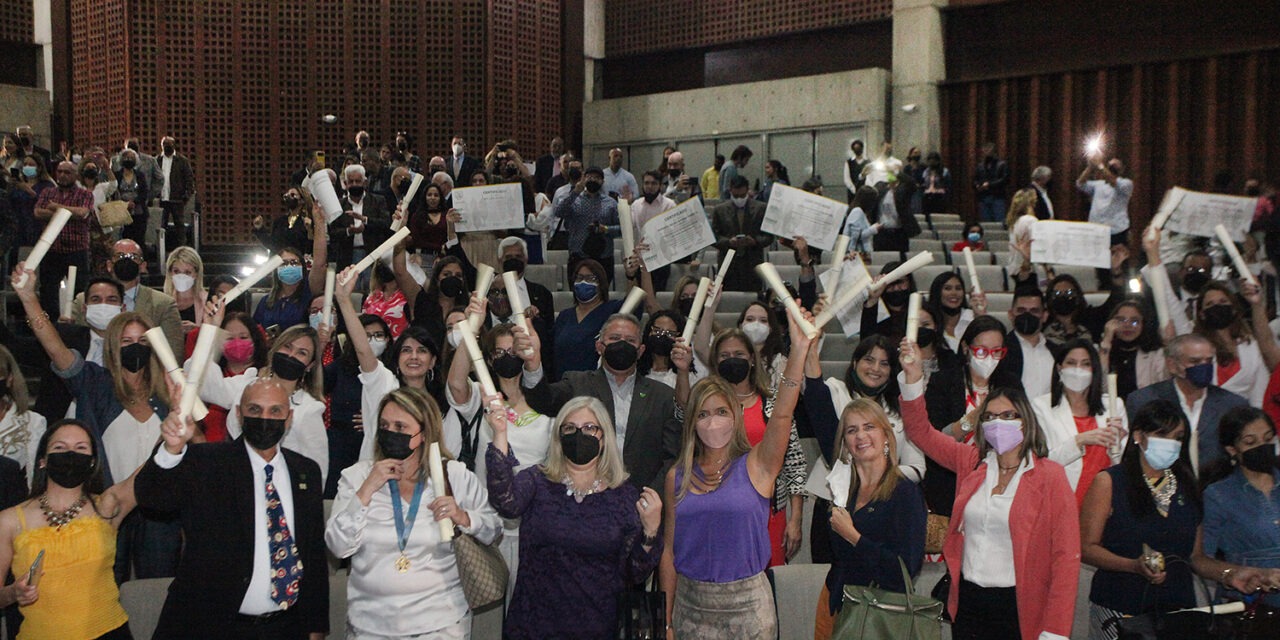 Más de 170 personas fueron certificadas por la UCAB en el área inmobiliaria