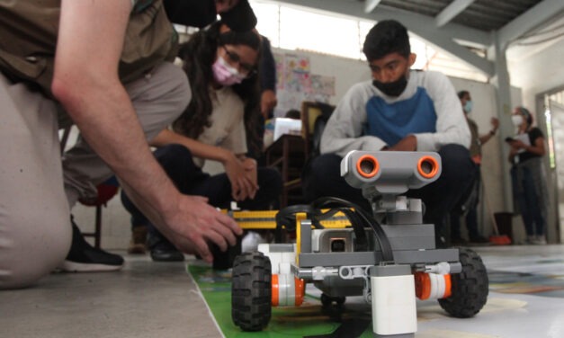 Robótica Educativa de la UCAB sumerge en la mecatrónica a alumnos de primaria y bachillerato